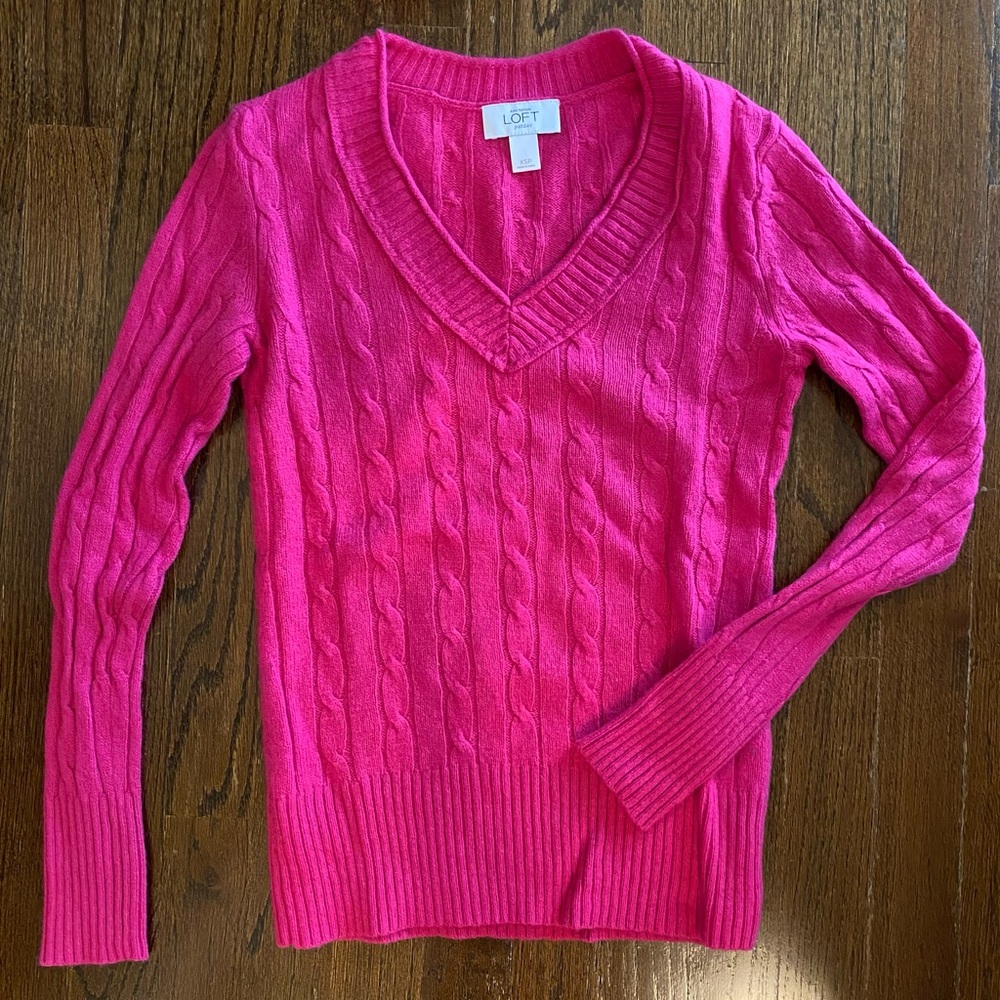 LOFT Pink V-Neck Cable Knit Sweater XSP - EUC